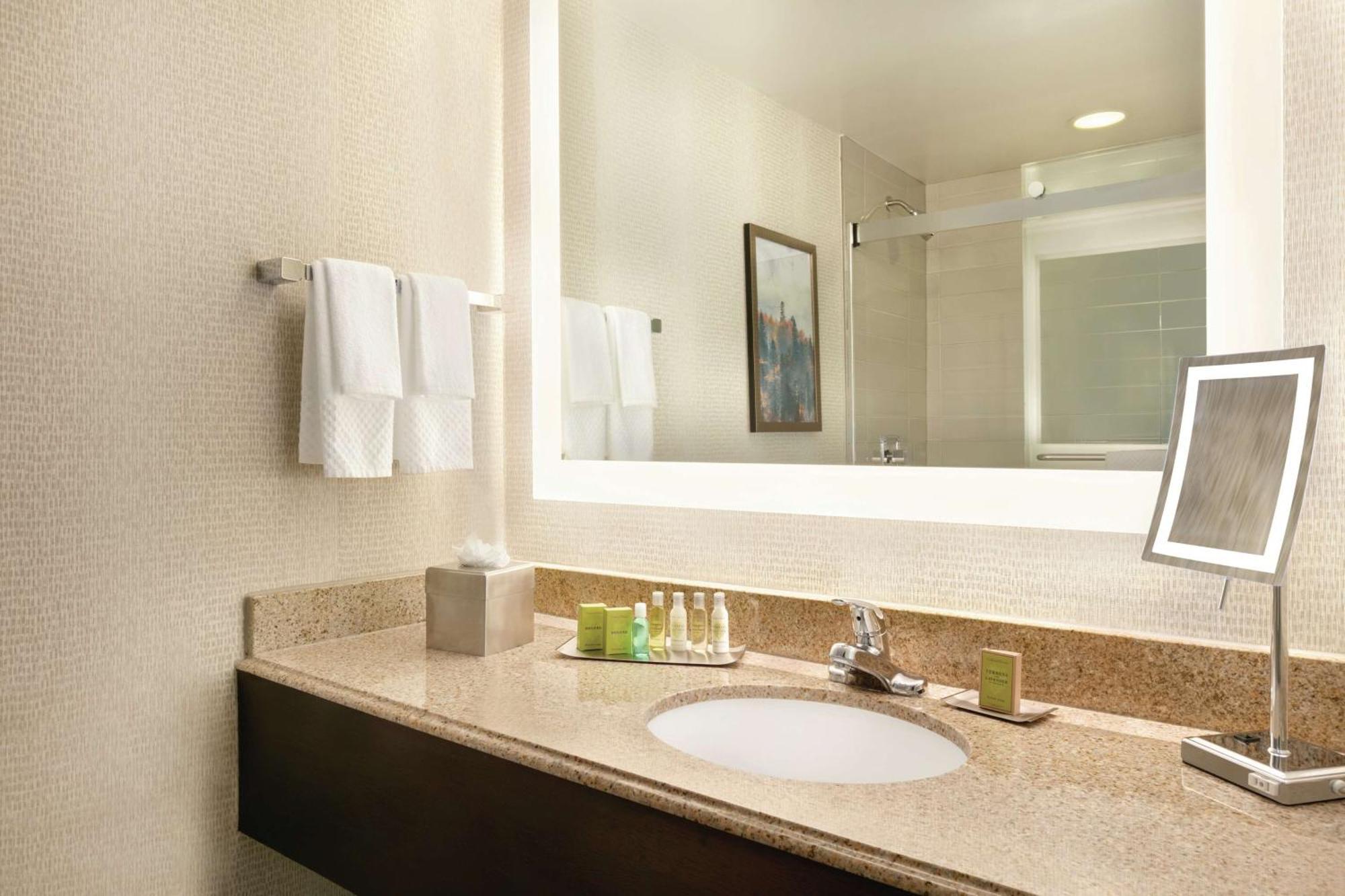 Doubletree By Hilton Atlanta Northeast/Northlake Tucker Eksteriør billede