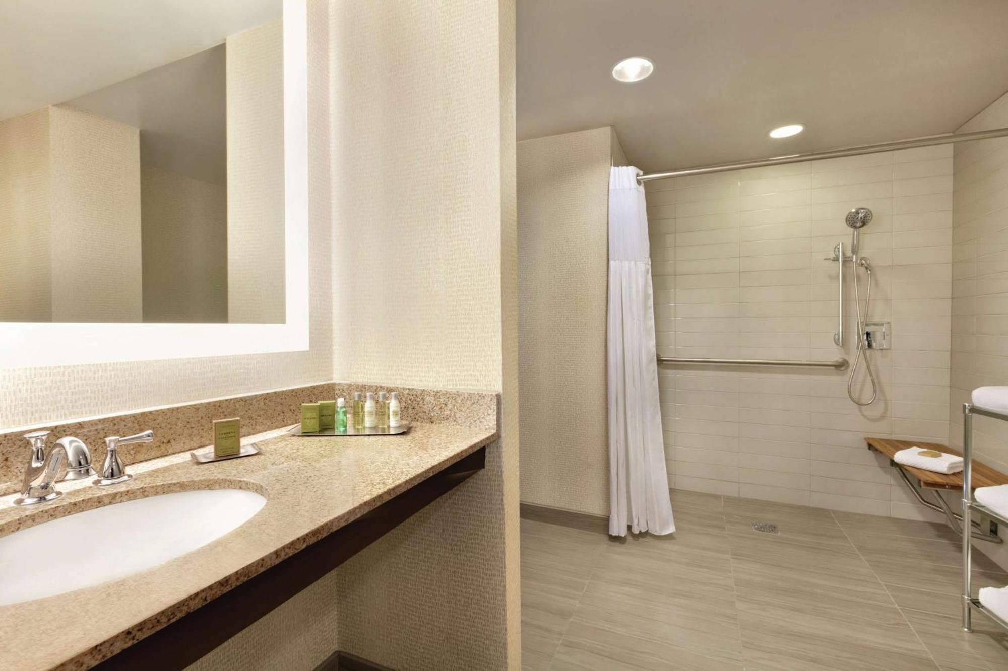 Doubletree By Hilton Atlanta Northeast/Northlake Tucker Eksteriør billede